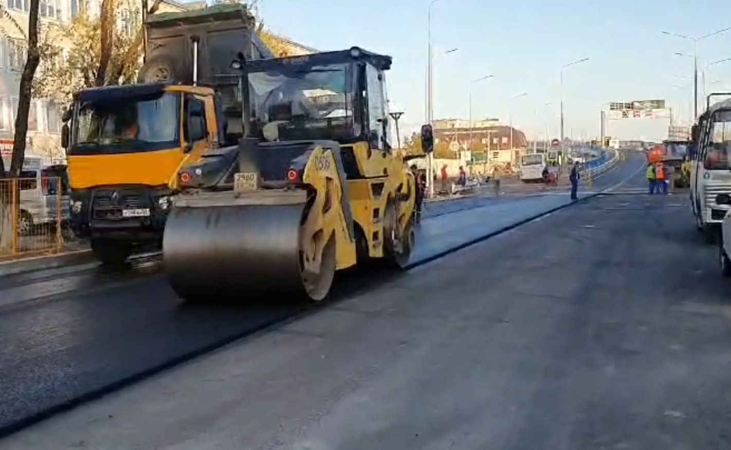 Асфальтирование улицы Горького в Благовещенске вышло на финишную прямую