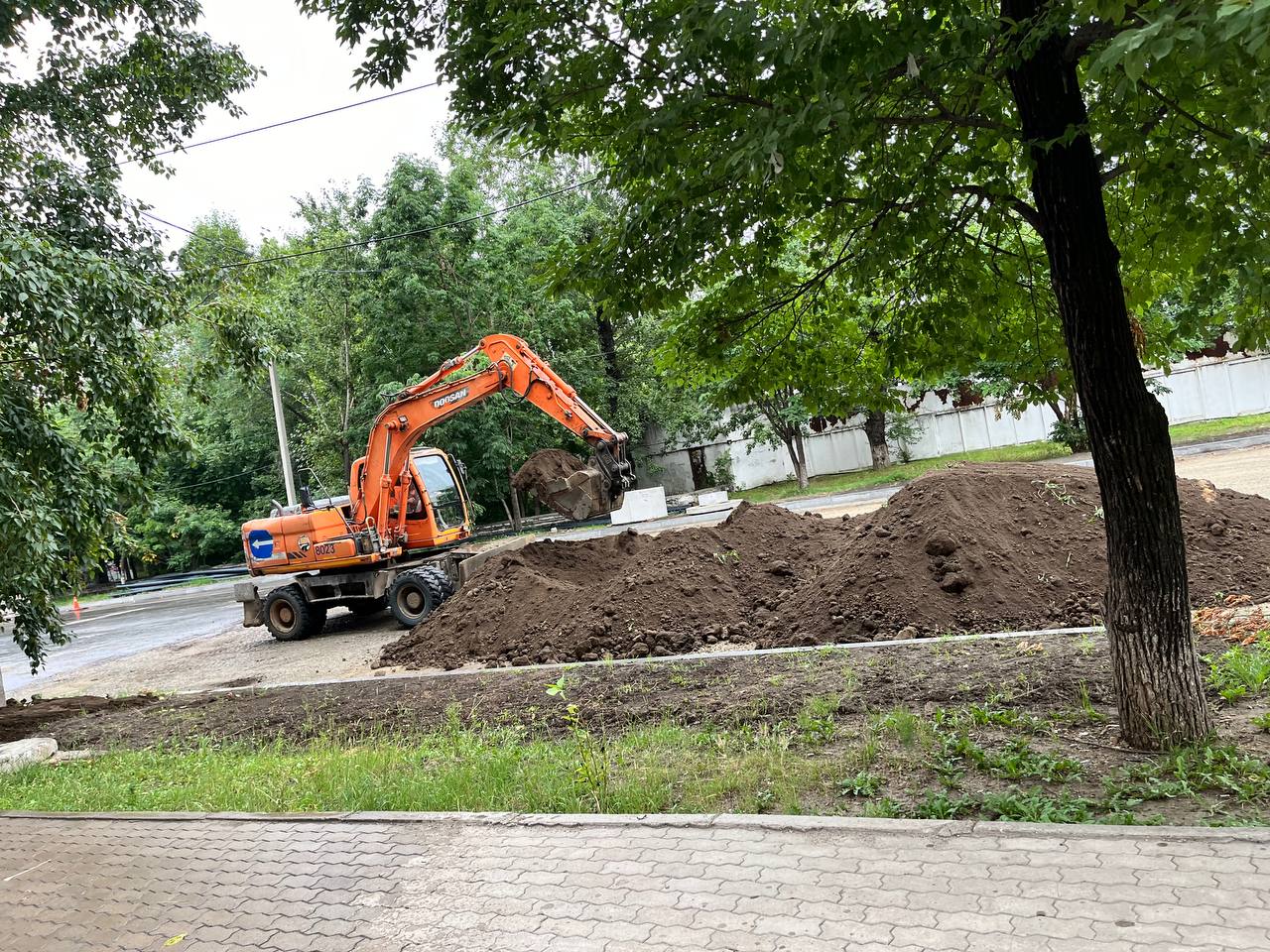 Автобусные остановки и новый асфальт: амурские дорожники работают на опережение 