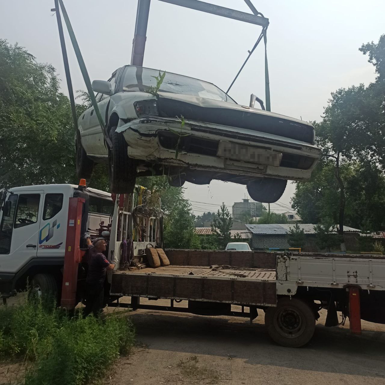 К вывозу автохлама с благовещенских улиц активно подключились горожане