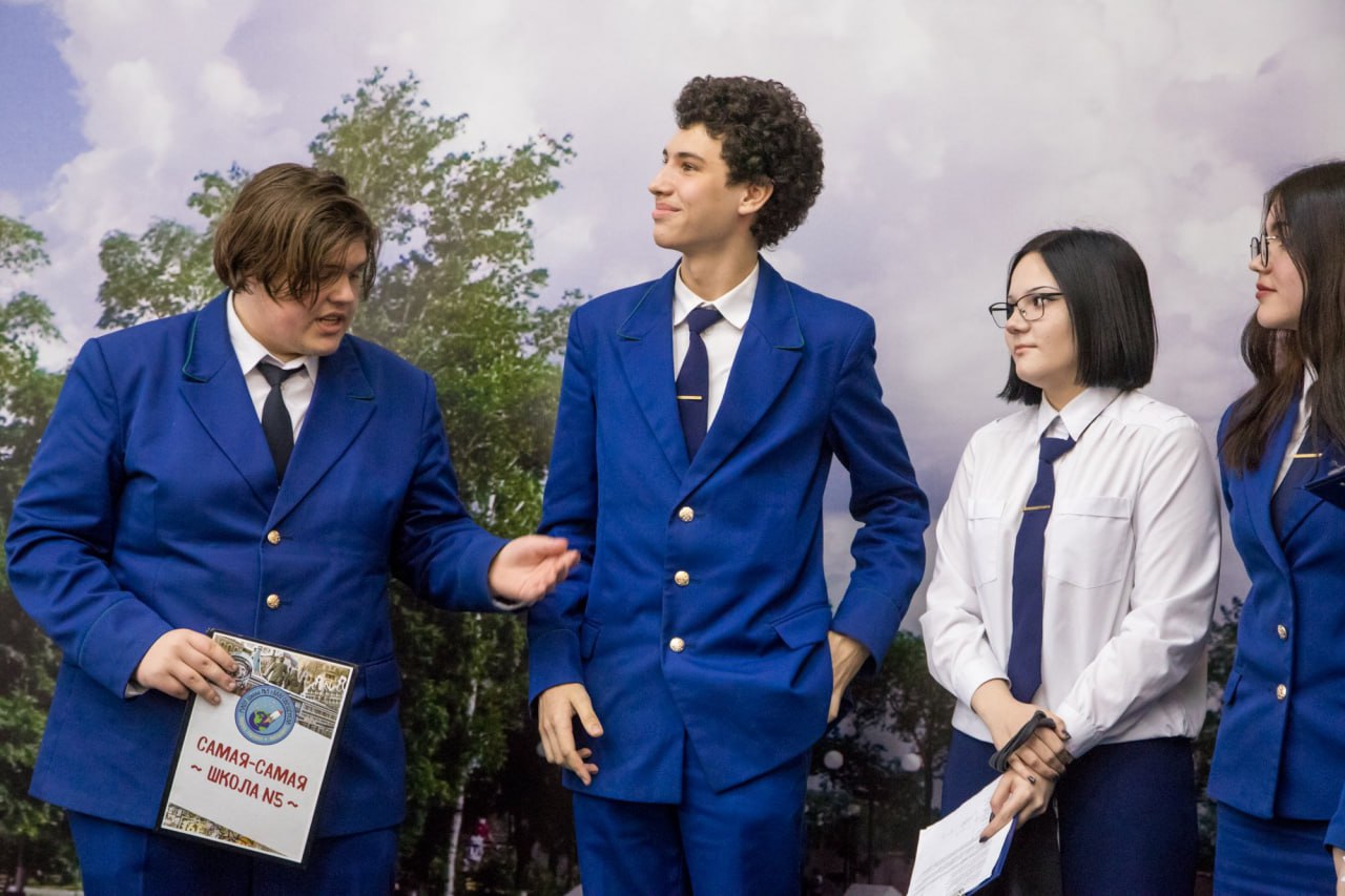 Школьники Благовещенска весело и находчиво решают проблемные потребительские ситуации