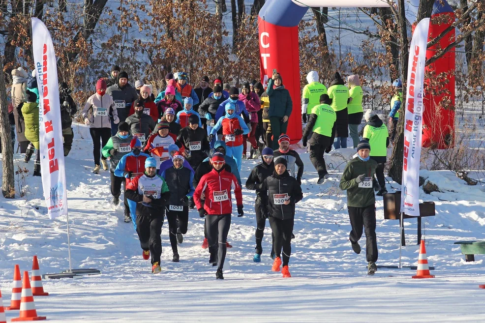 «В поисках Деда Мороза»: 50 бегунов приняли участие в зимнем трейле