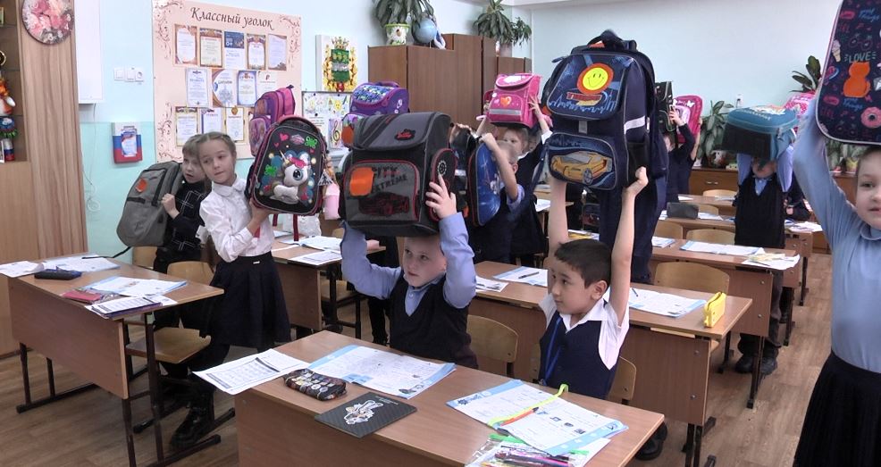 Благовещенские школьники изучают правила дорожного движения вместе с ГИБДД 