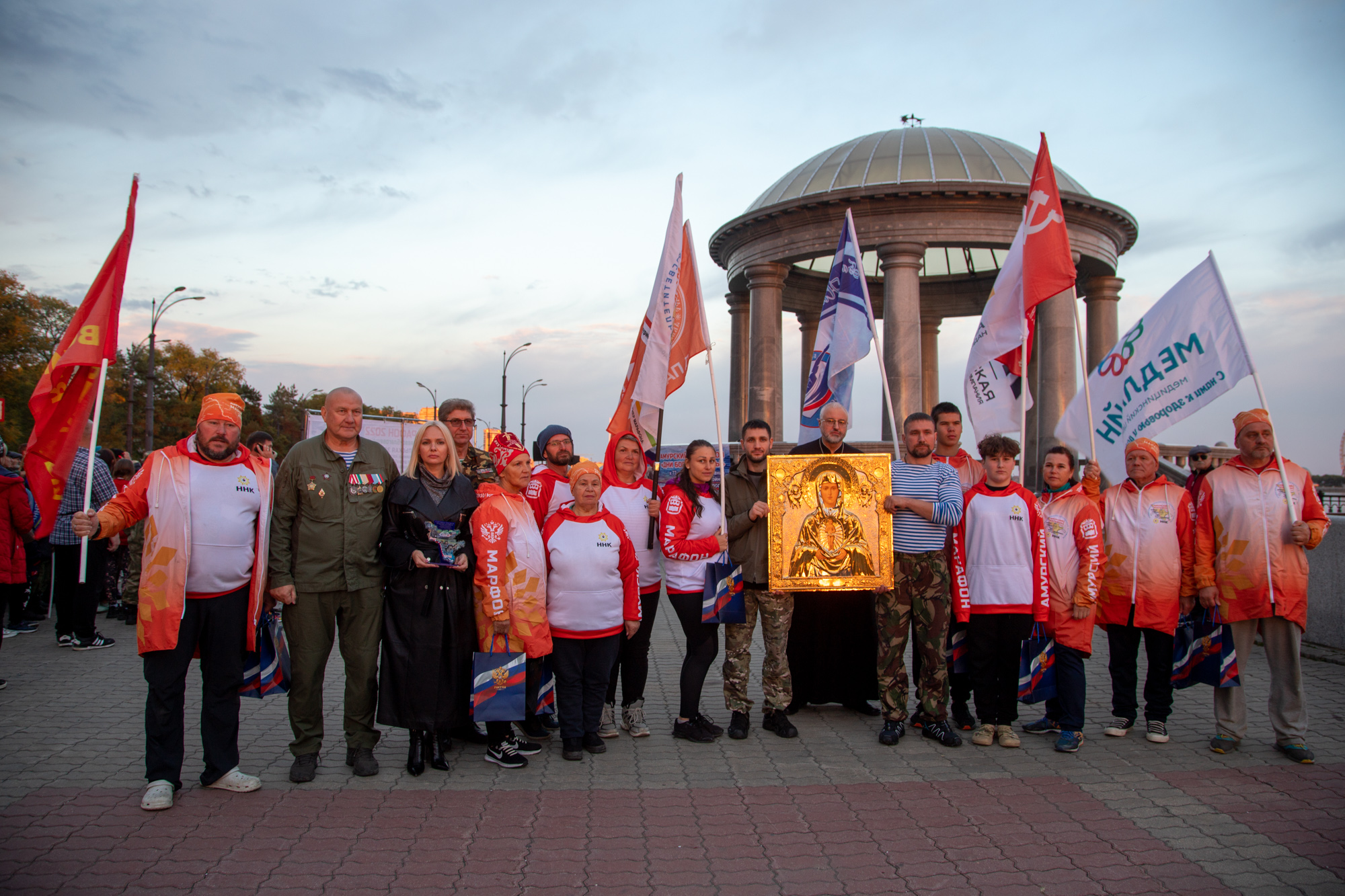 В Благовещенске встретили участников патриотического марафона-заплыва