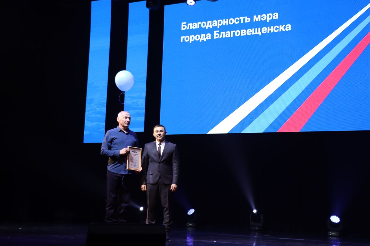 Мэр города Олег Имамеев поздравил сотрудников авиационной отрасли с профессиональным праздником