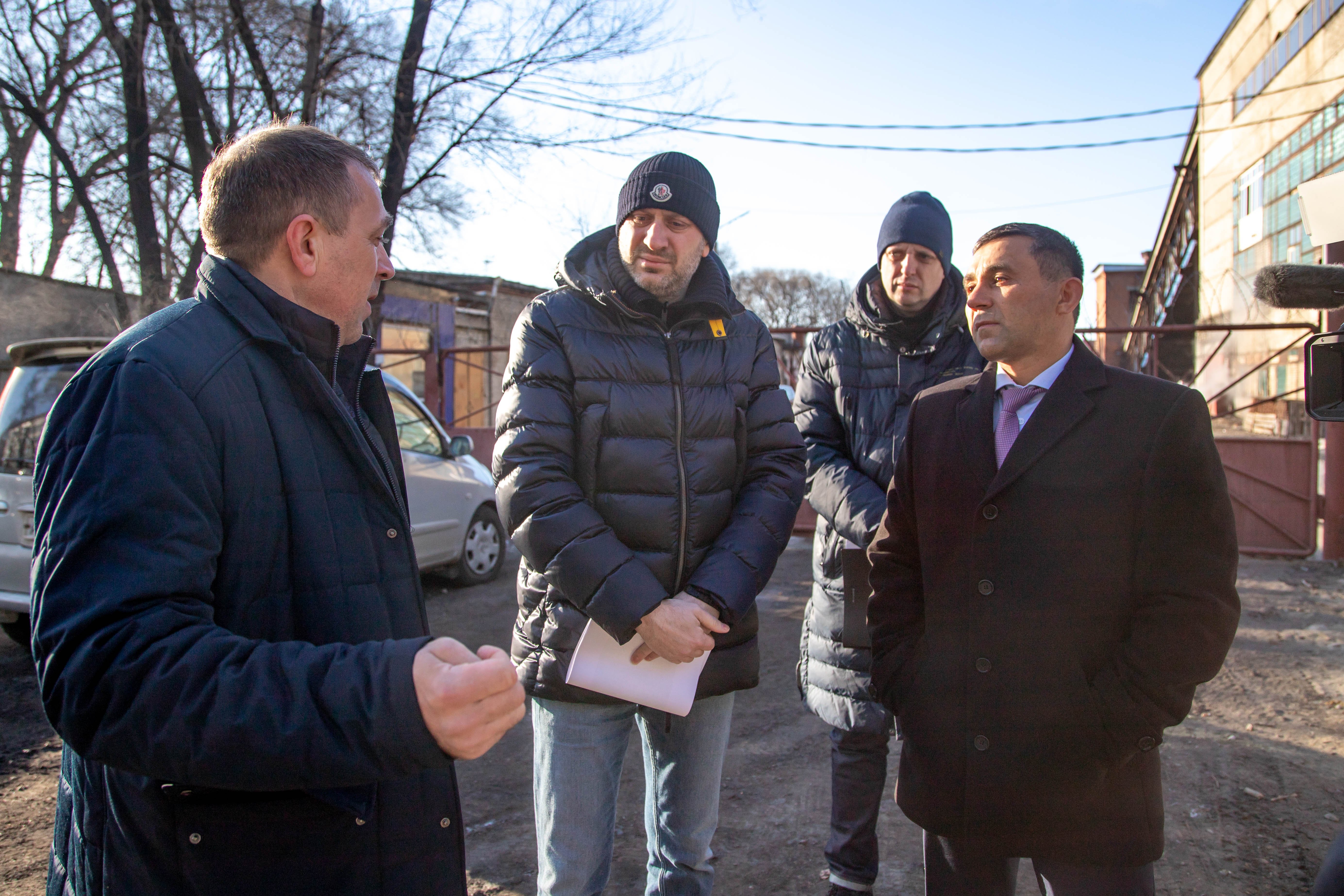 Мэр Благовещенска Олег Имамеев поручил ресурсоснабжающим организациям и «управляйкам» устранить порыв в коммуникации между диспетчерами