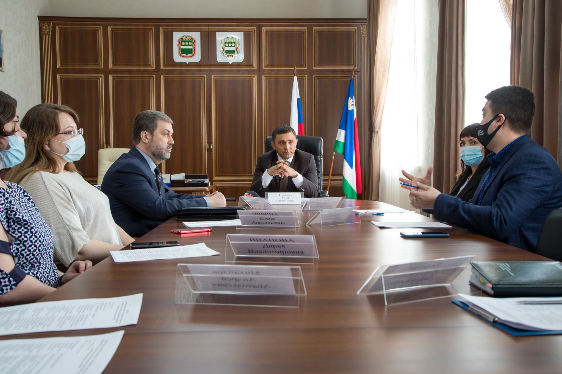 Мэр Олег Имамеев встретился с предпринимателями, трудоустраивающими благовещенцев с инвалидностью и ОВЗ