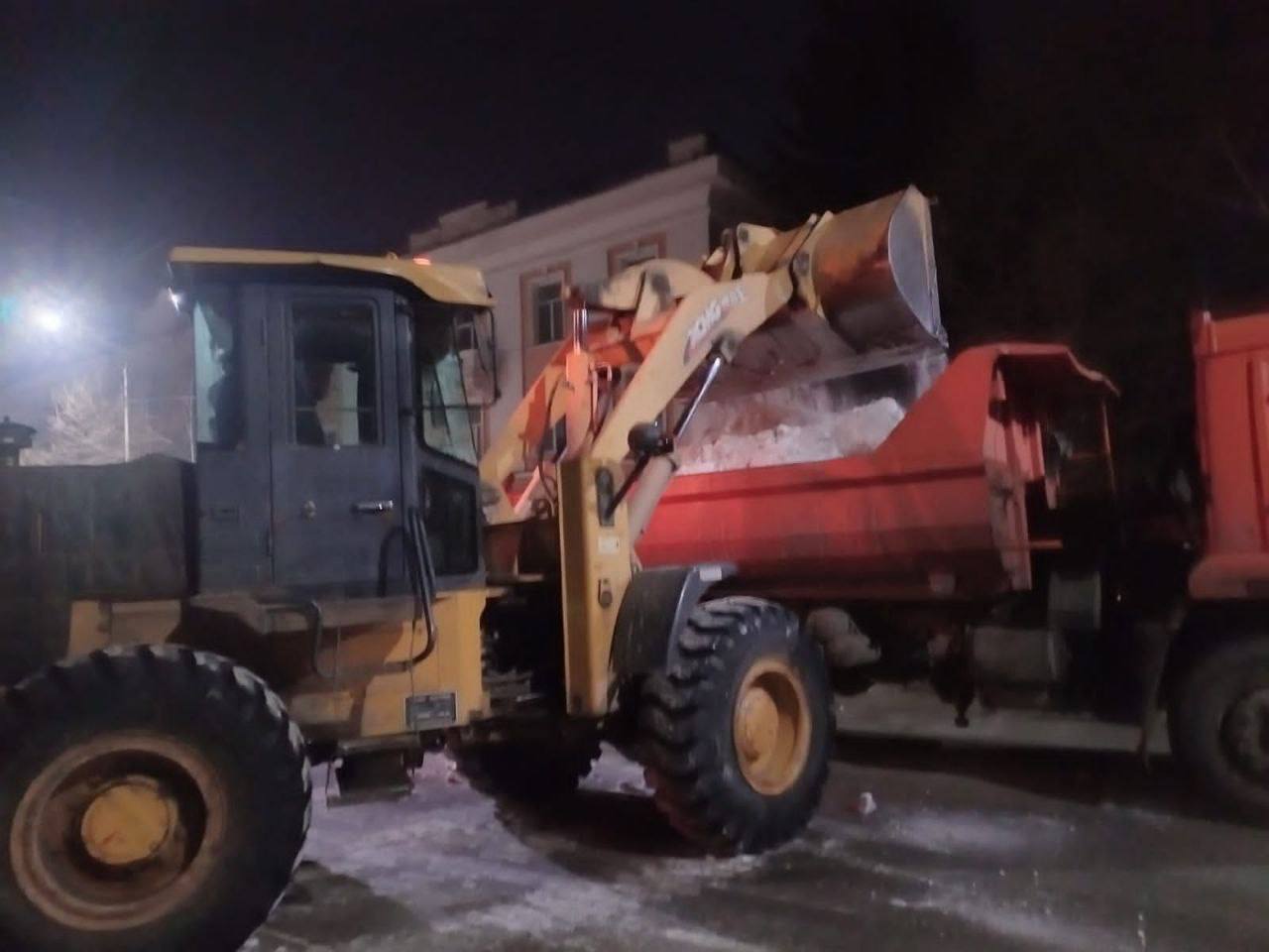 Весенние будни коммунальщиков: какими работами они займутся на городских улицах сегодня? 