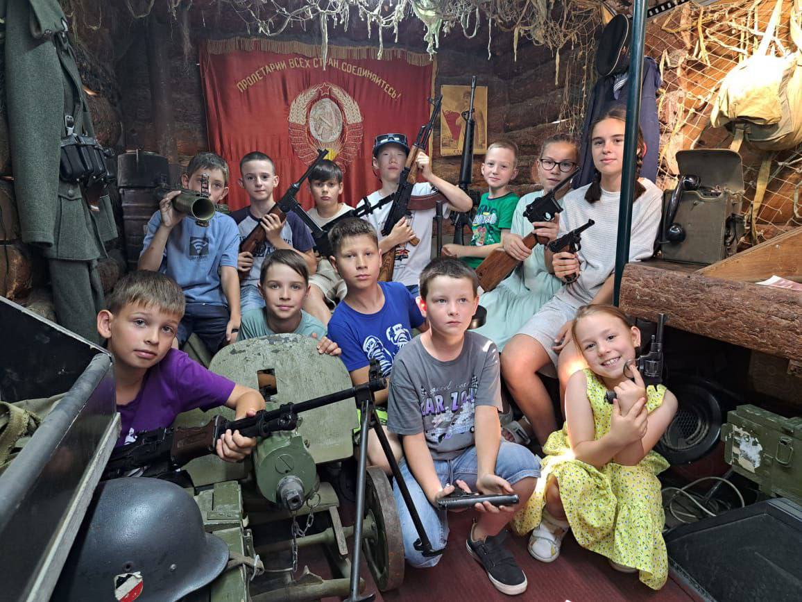 «Орлята» из Плодопитомника первыми оценили новинки Автобуса Победы