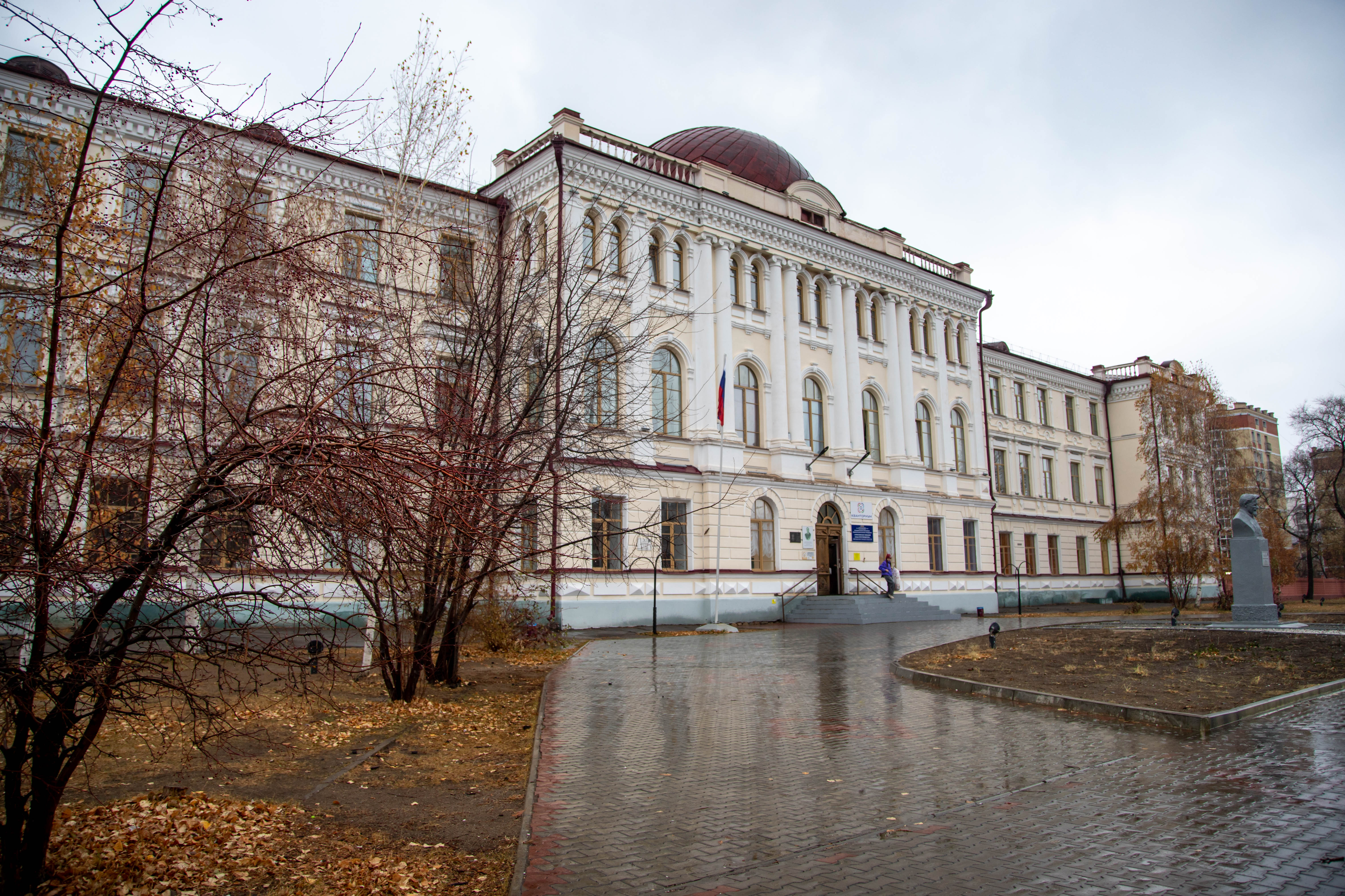 Для девятиклассников Благовещенска стартовал прием заявлений на участие в итоговом собеседовании по русскому языку
