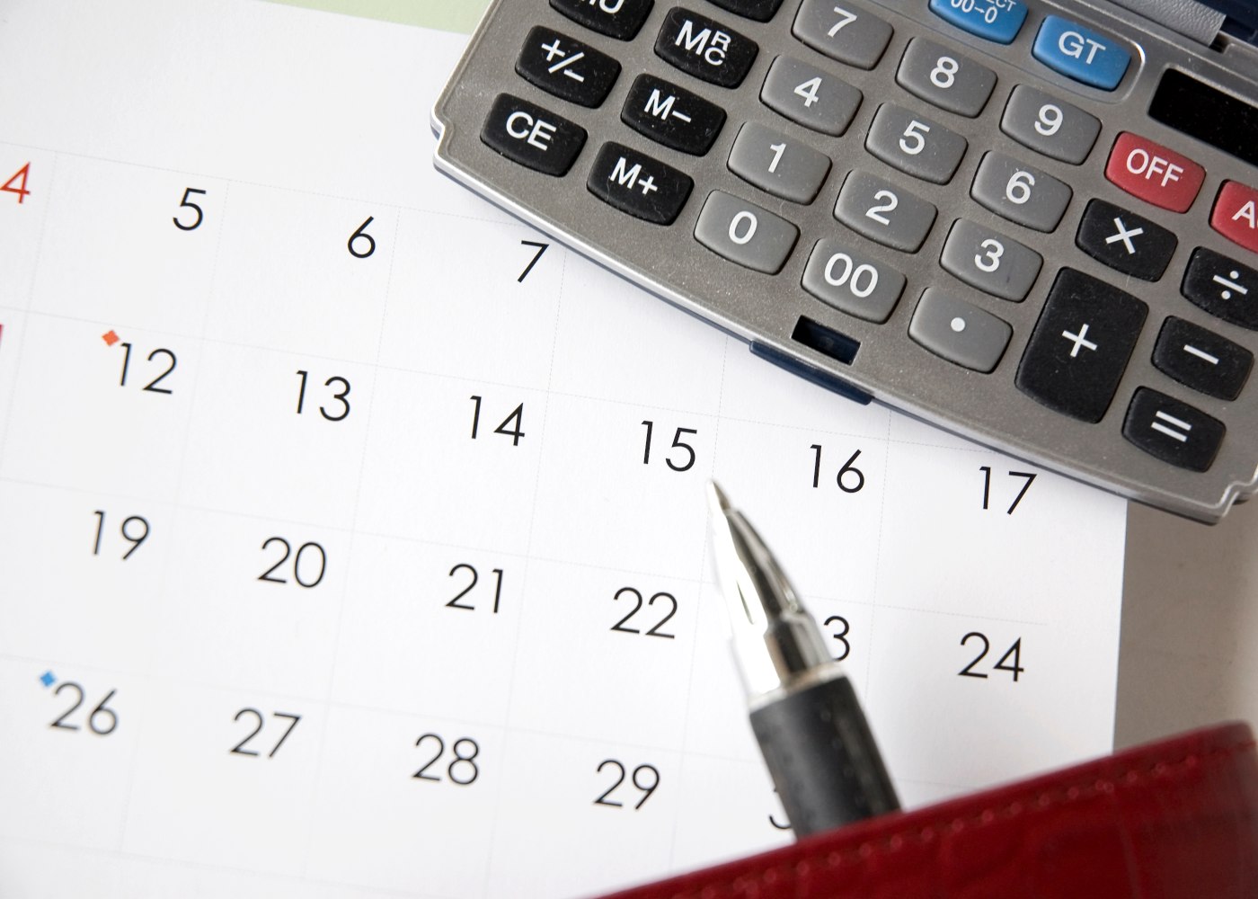 Страховые взносы: когда и сколько платить индивидуальным предпринимателям и главам КФХ