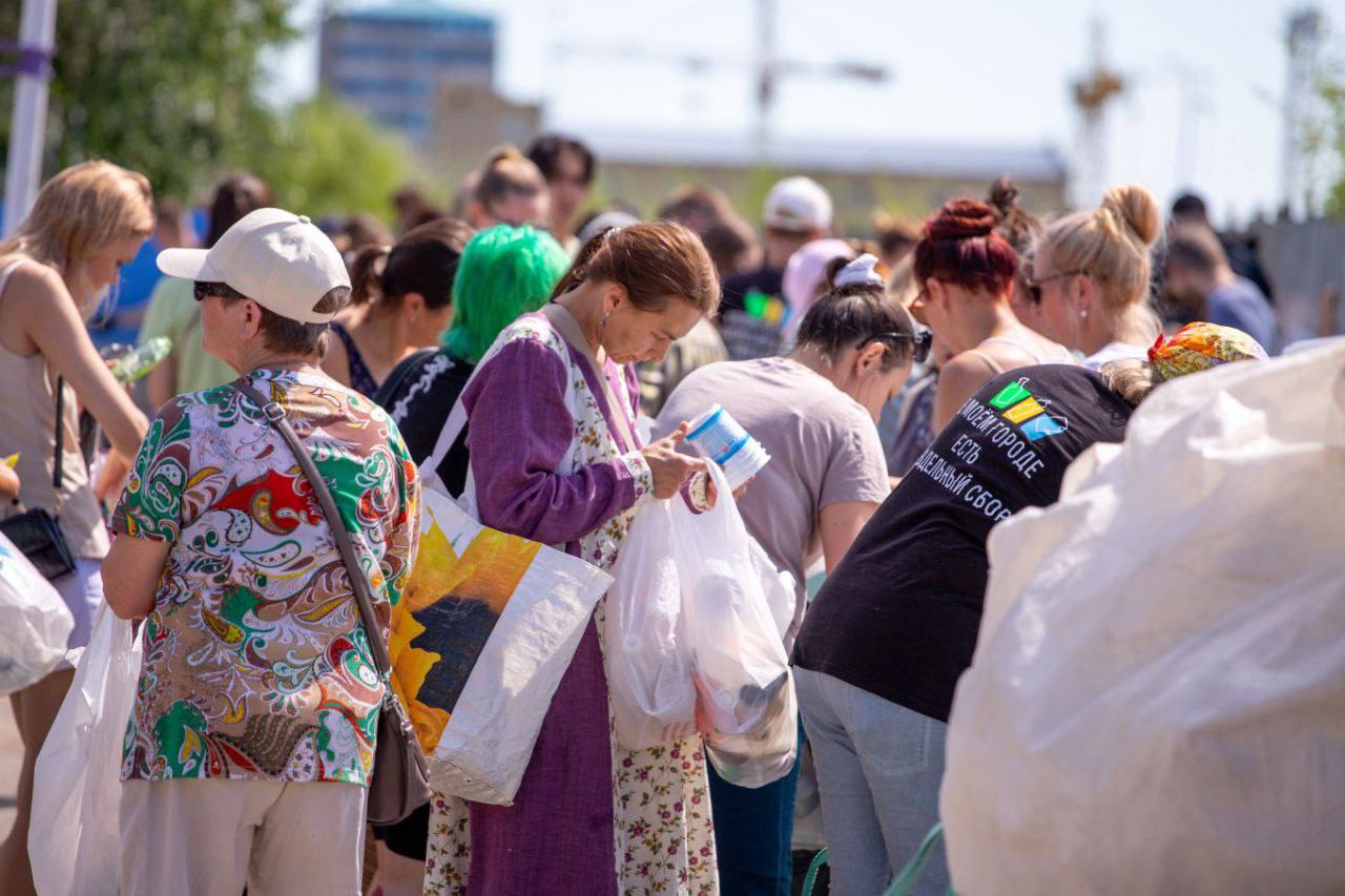 Больше тонны макулатуры и свыше 100 кг батареек сдали благовещенцы на переработку 