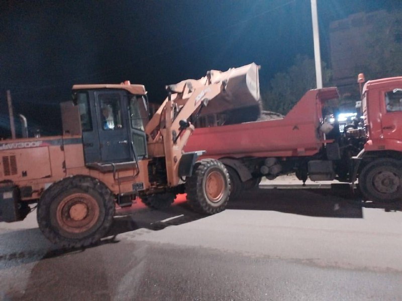 Провести ямочный ремонт и обеспылить гравийные дороги