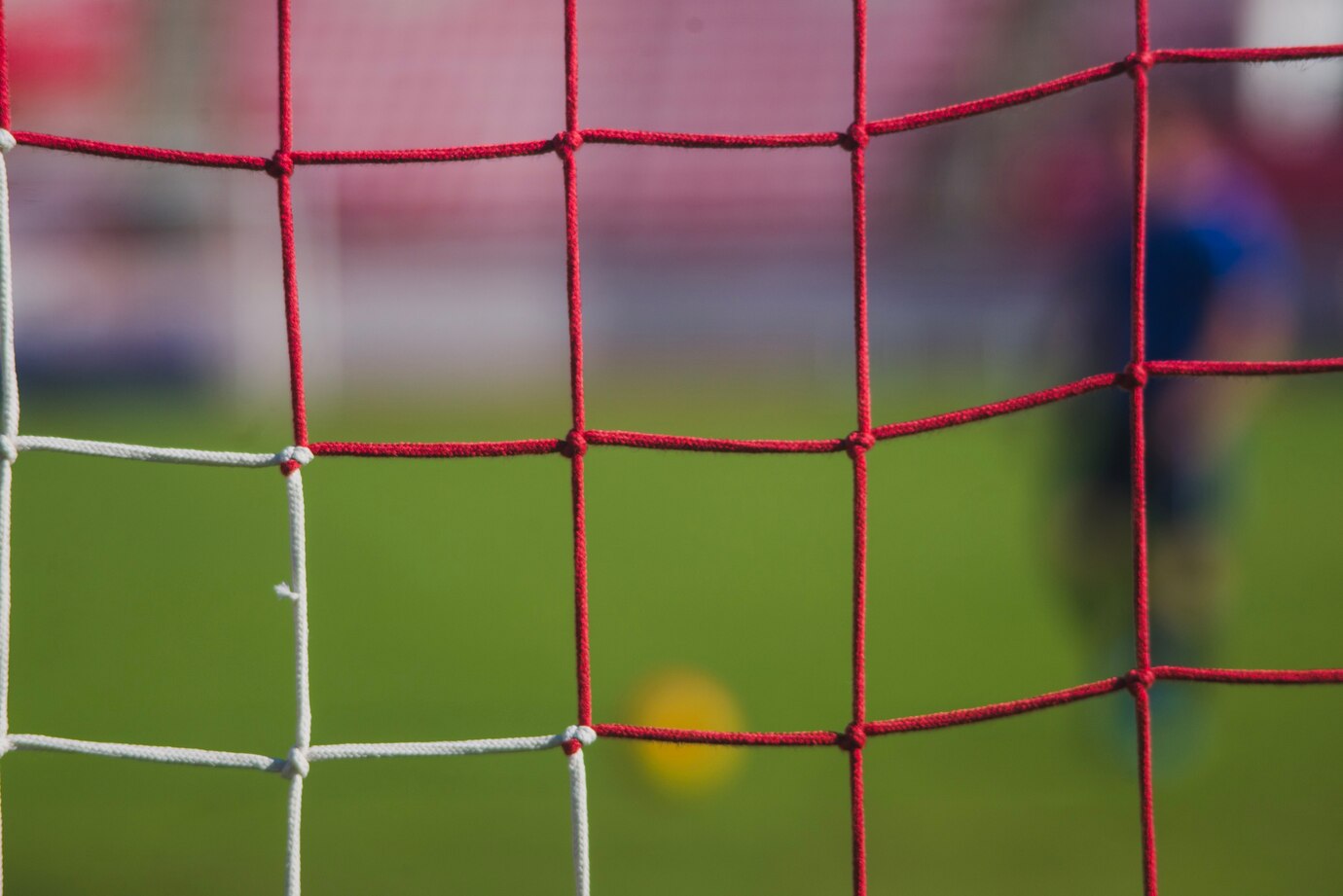 Жители Белогорья мечтают о новой спортплощадке! 