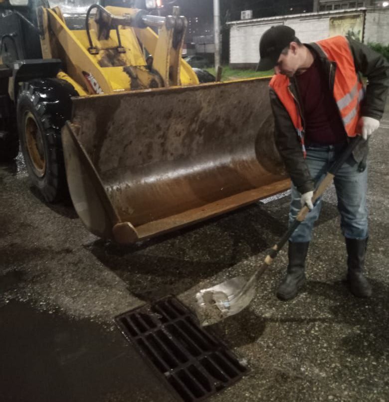 ГСТК отремонтирует остановку, очистит дождеприемники и скосит траву 