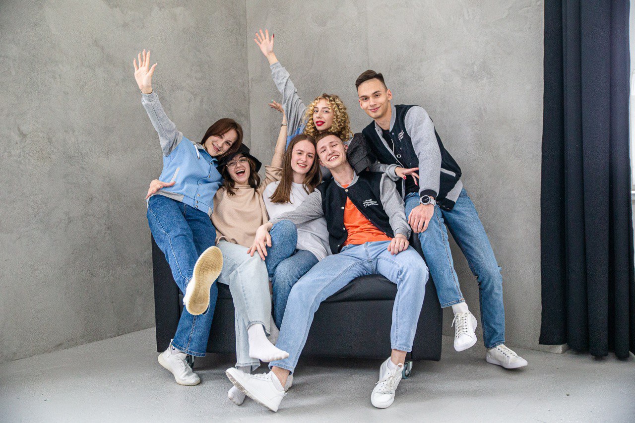 Самые активные, энергичные и инициативные жители Благовещенска могут выиграть ежегодную молодёжную премию от мэра