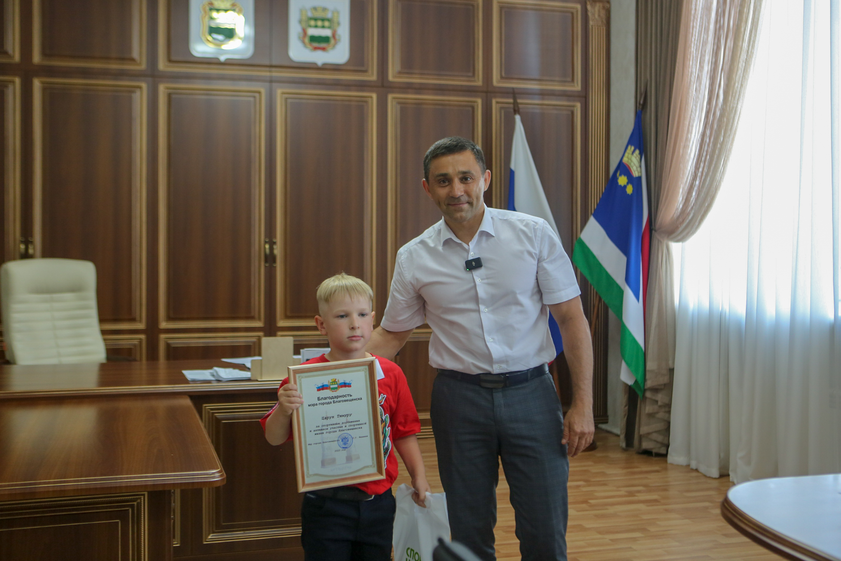 Мэр Благовещенска Олег Имамеев наградил юных тхэквондистов 