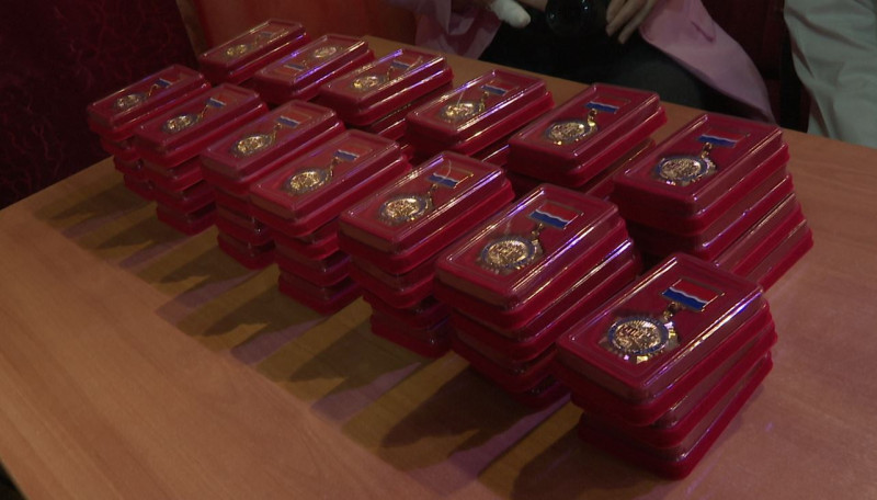 55 знаков в честь юбилея Байкало-Амурской магистрали вручили благовещенцам