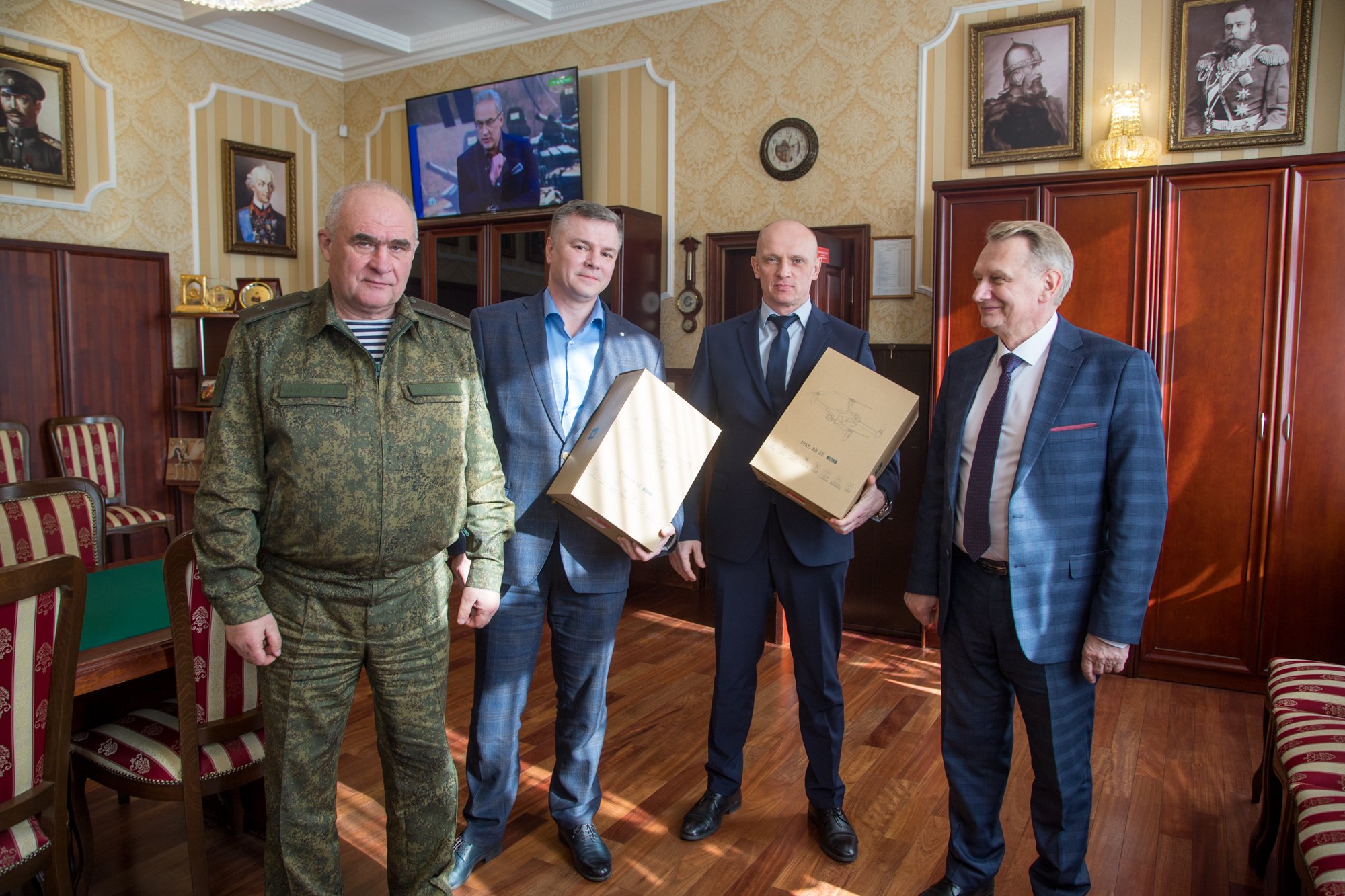 Очередные квадрокоптеры переданы в зону действий СВО