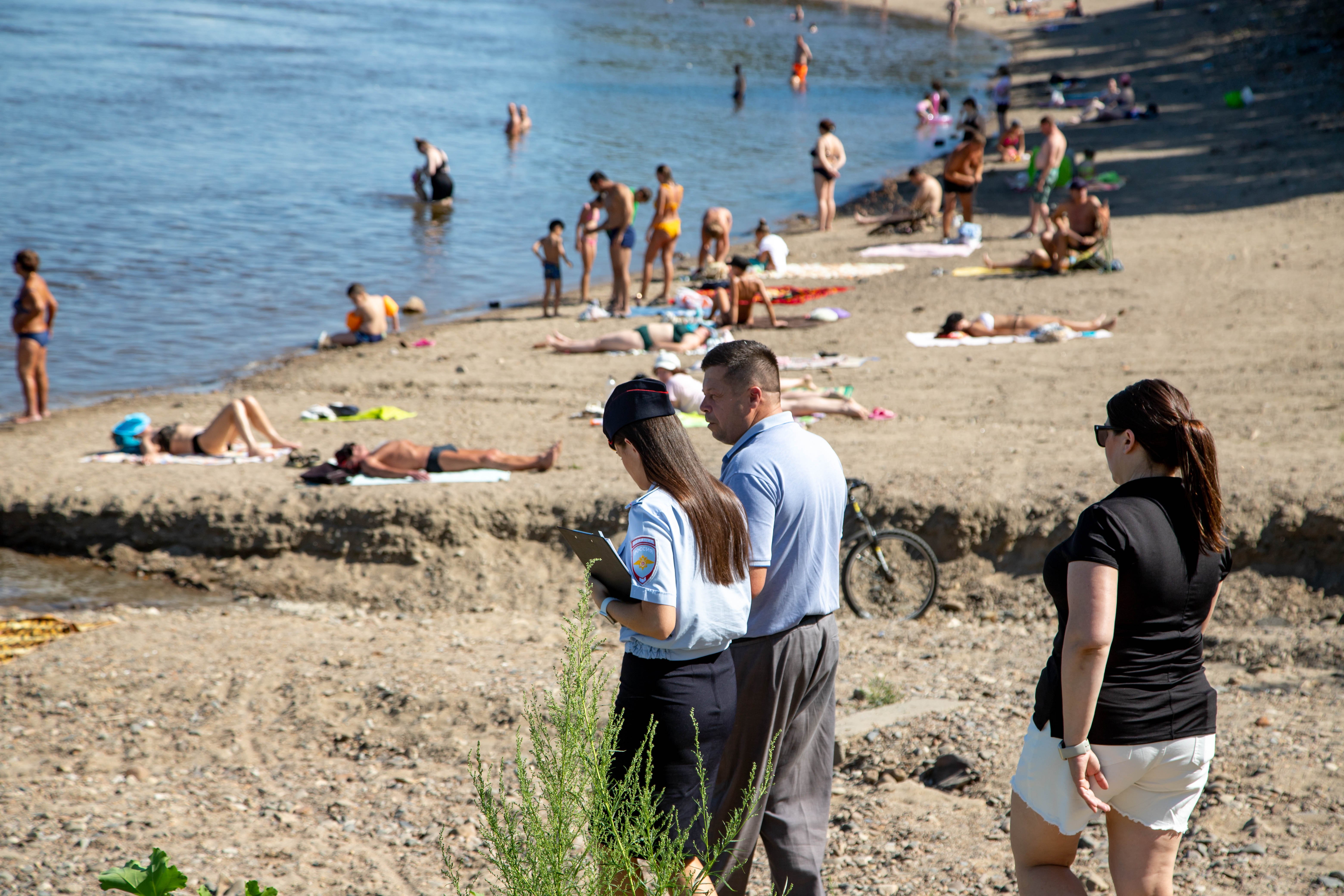 Пешеходный «патруль» проверил прибрежную зону Зеи в Благовещенске