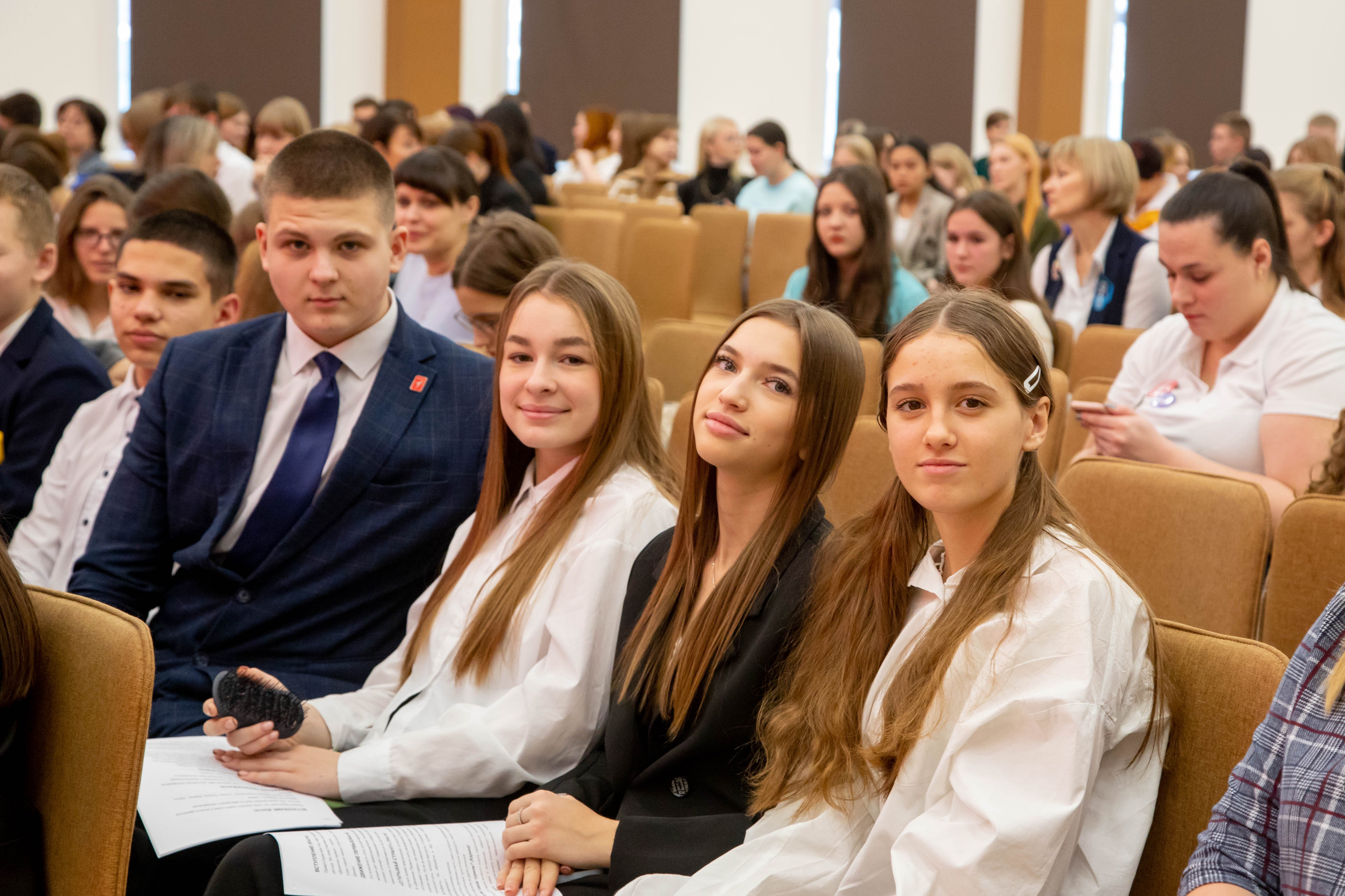 В школе №16 Благовещенска состоялся слет «Движение первых» 