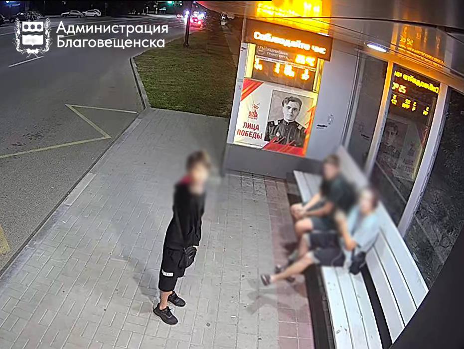 От художественного порыва до ответственности перед законом: как благовещенский подросток «украсил» остановку маркером