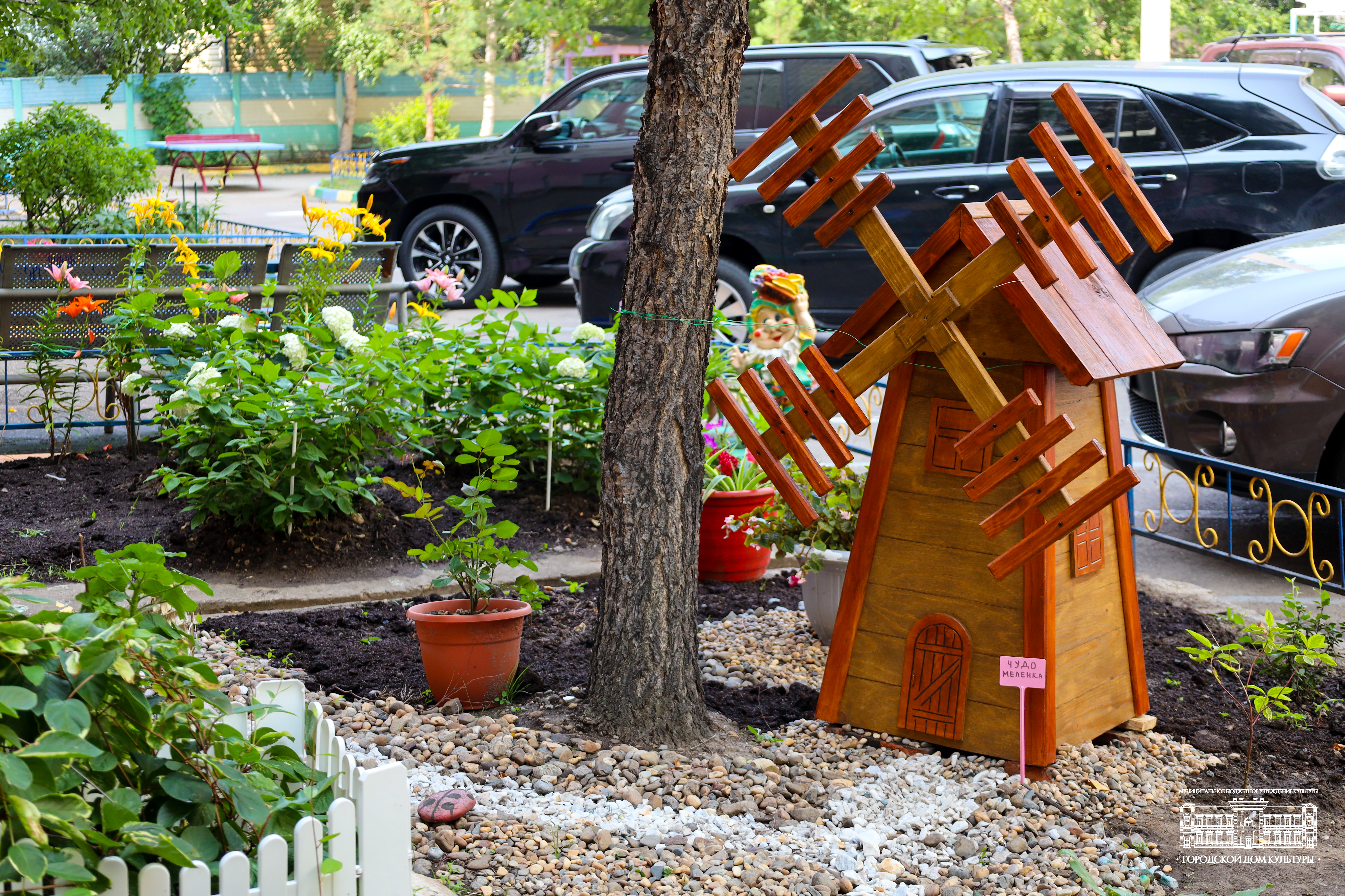 «Сад памяти» и «сказочный» цветник украсили Благовещенск 