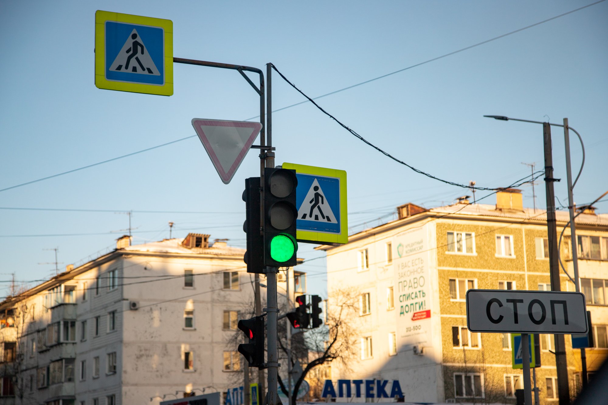 Госавтоинспекция напоминает благовещенским водителям быть особо внимательными при проезде пешеходных переходов 