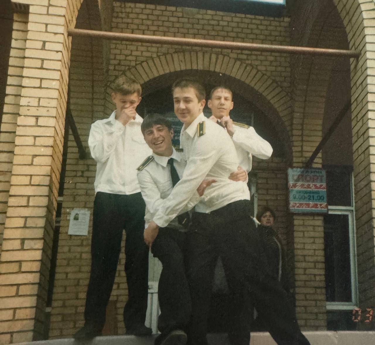 Школьные годы чудесные: своими воспоминаниями о беззаботной поре делятся благовещенцы 