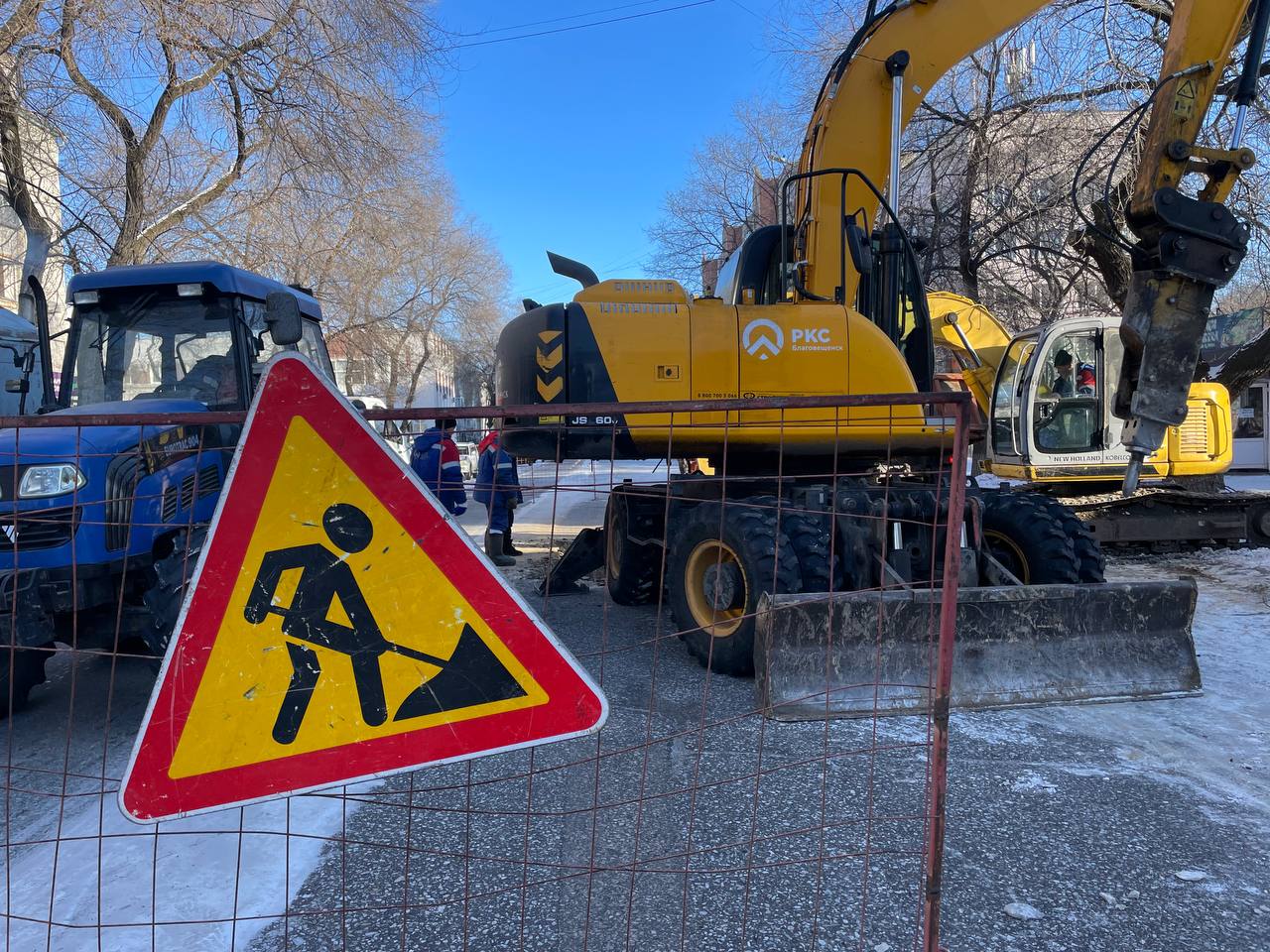 На улице Шимановского в Благовещенске меняют часть самотечного коллектора