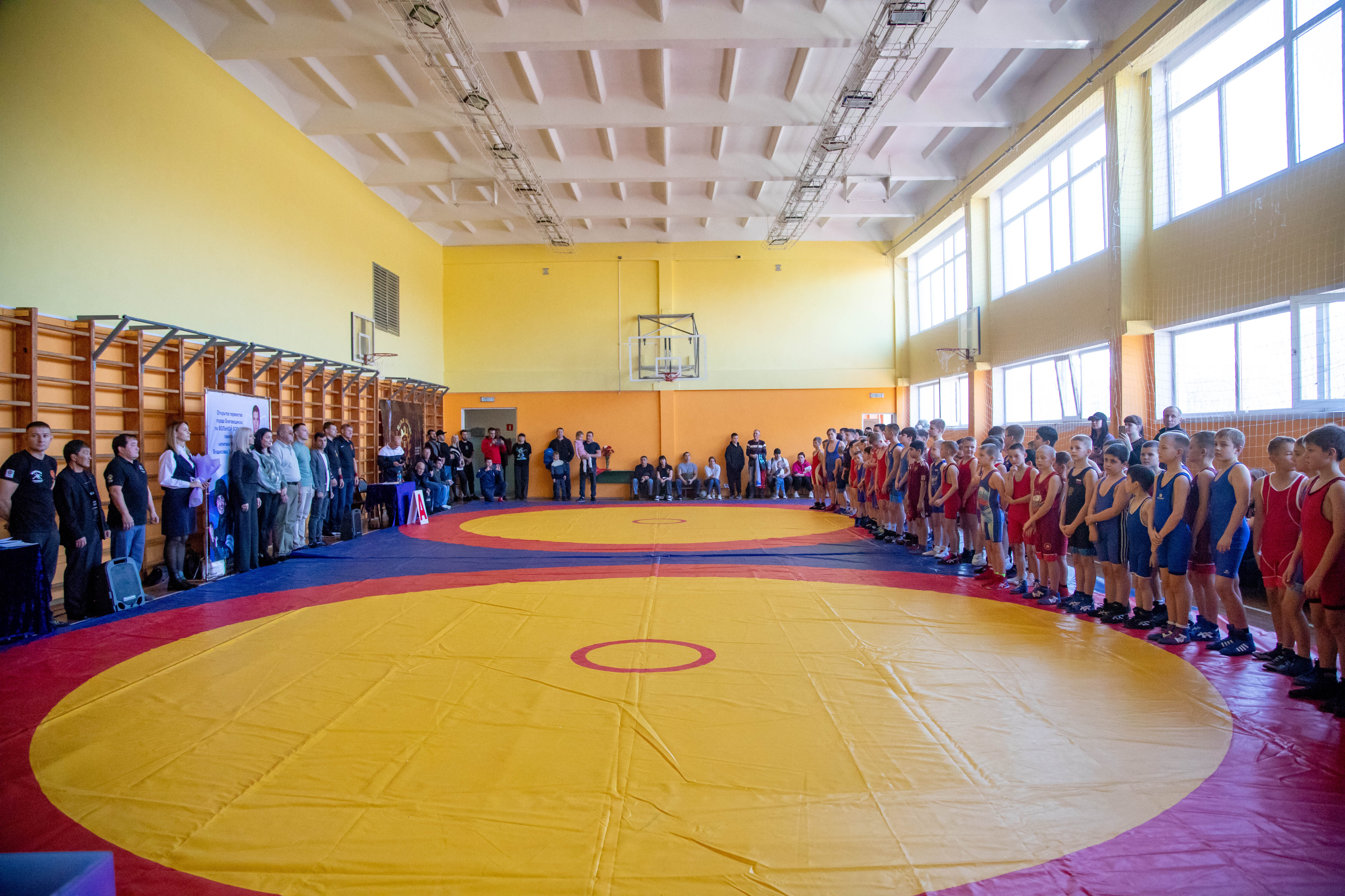 Юные борцы Благовещенска показали свое мастерство на открытом первенстве 