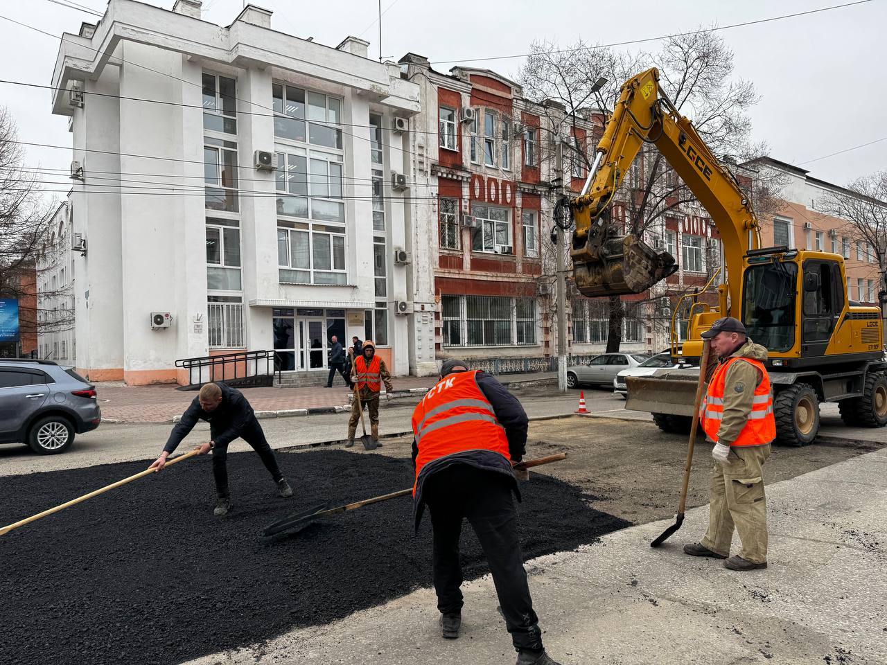 Ямочный ремонт в Благовещенске начали раньше запланированного срока 