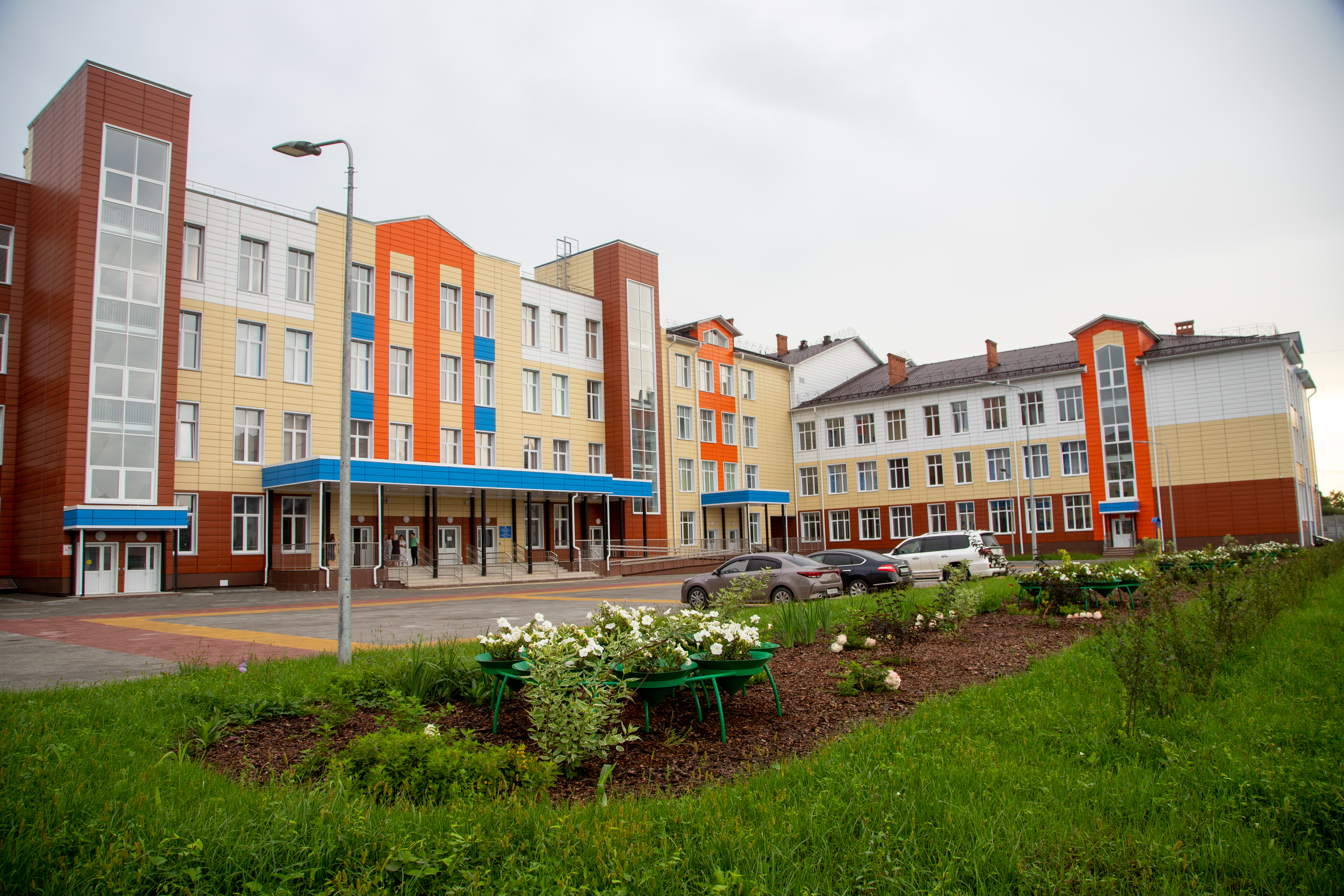 В Благовещенске парковку к новой школе будут делать в 2 смены