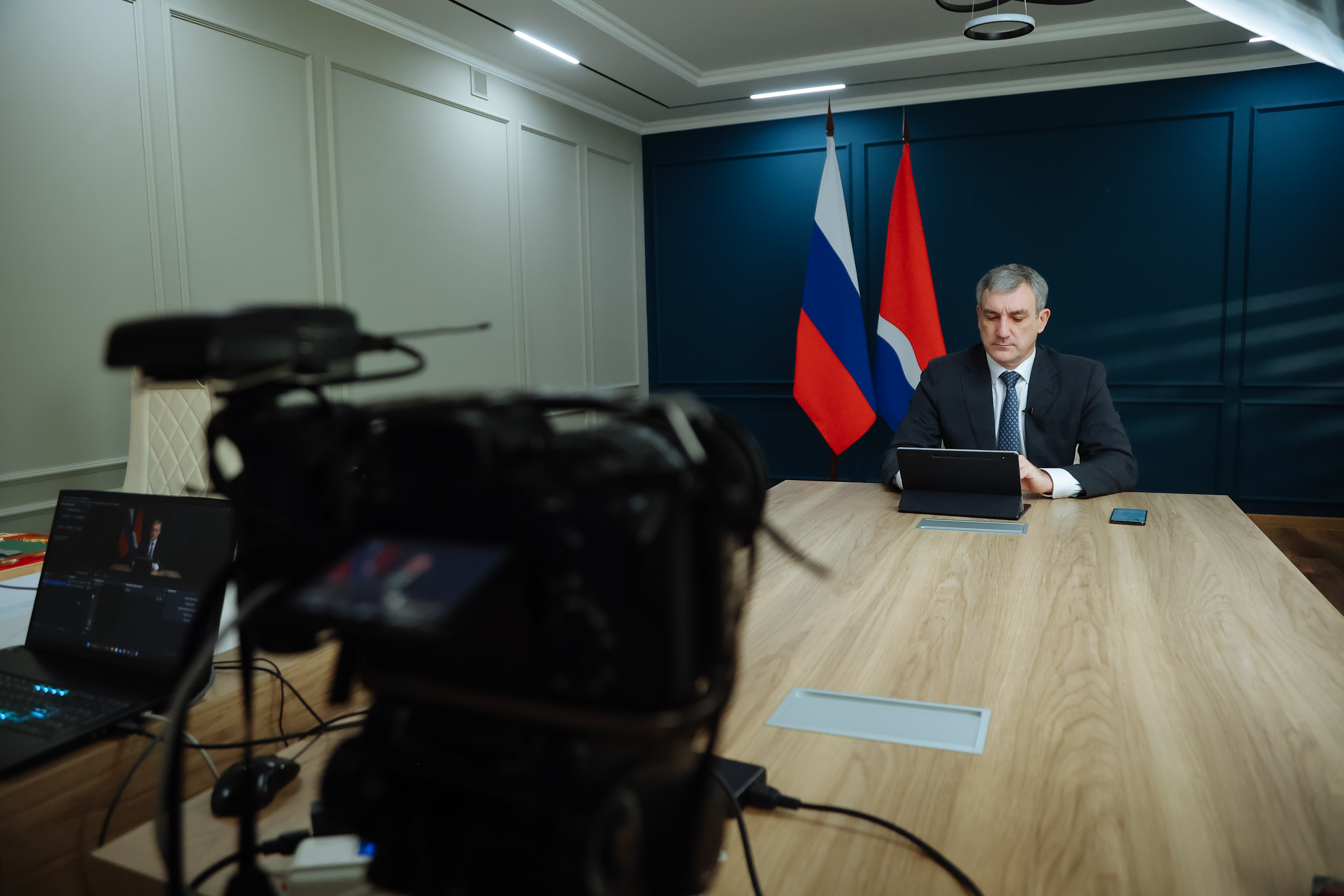 Губернатор ответил на вопросы амурчан во время прямого эфира в социальных сетях