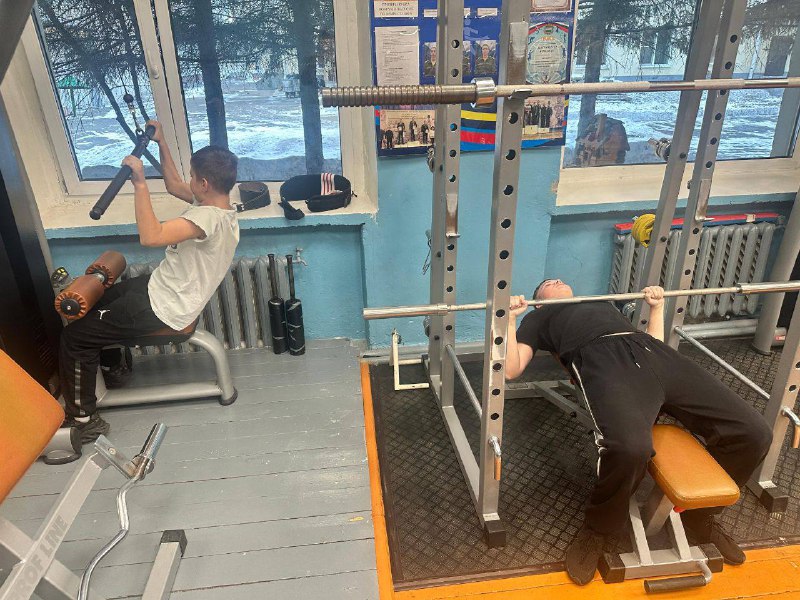 Курсанты ДВОКУ проводят силовые тренировки для благовещенских подростков