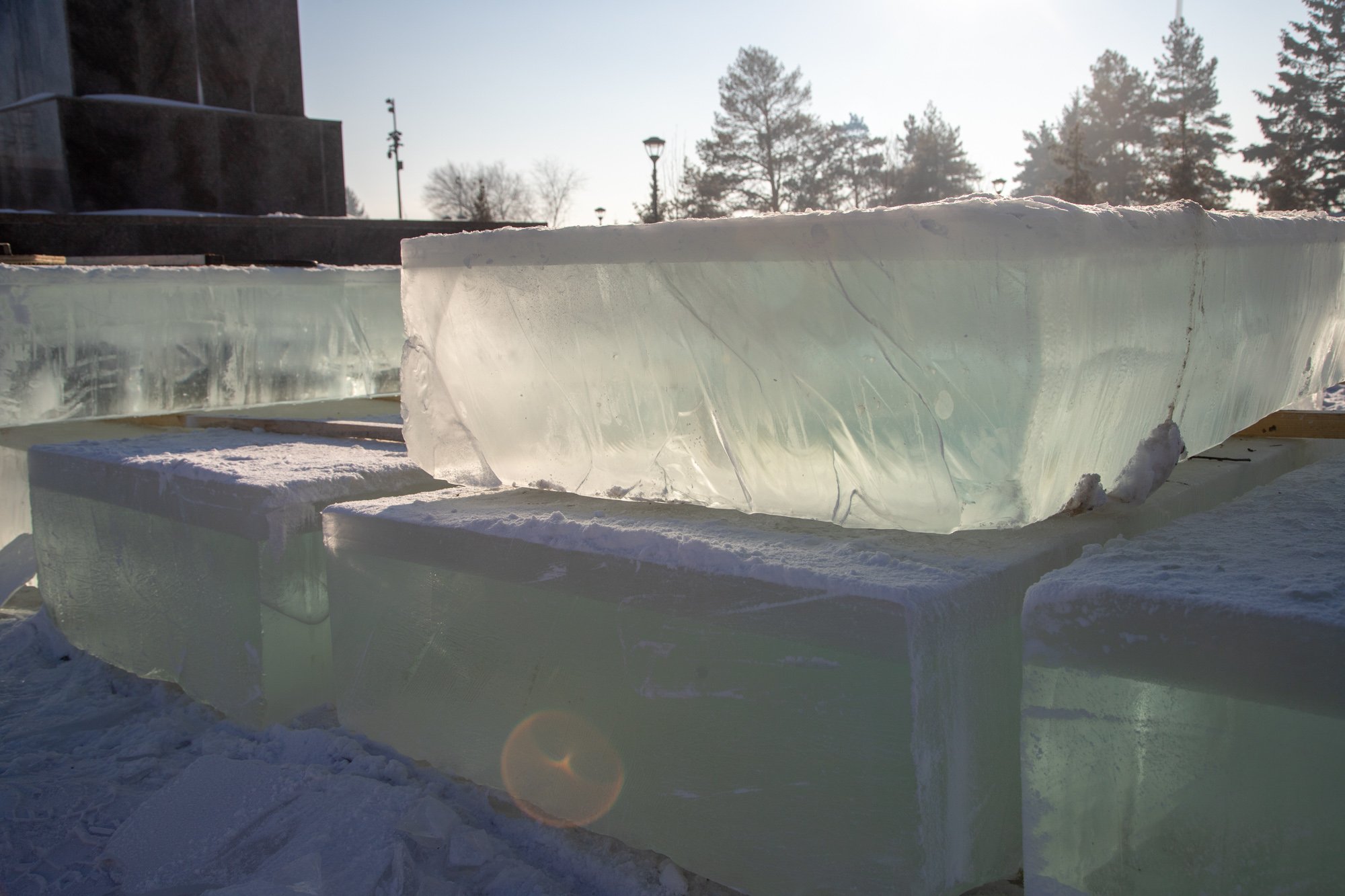 В Благовещенске начали готовить площадь к новому году