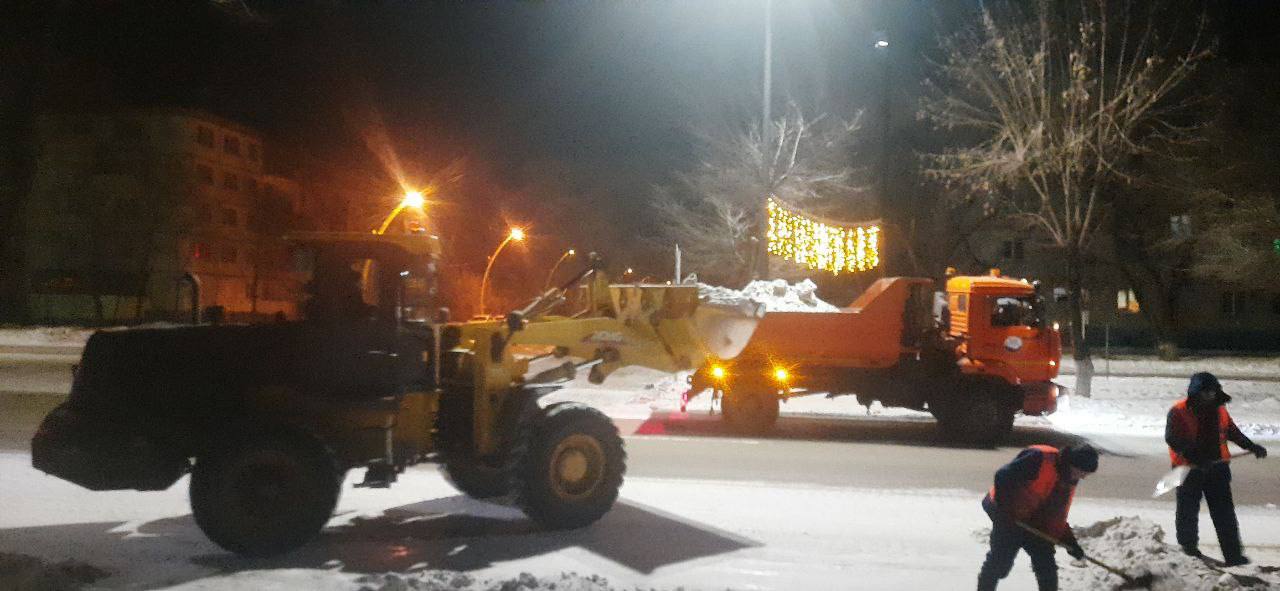 ГСТК вывез снег с улицы Октябрьской в Благовещенске 