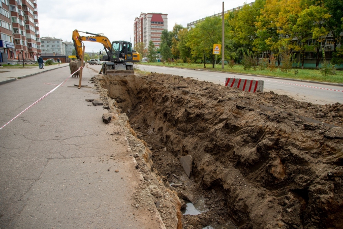 Более 700 метров ветхого водовода меняют в микрорайоне Благовещенска