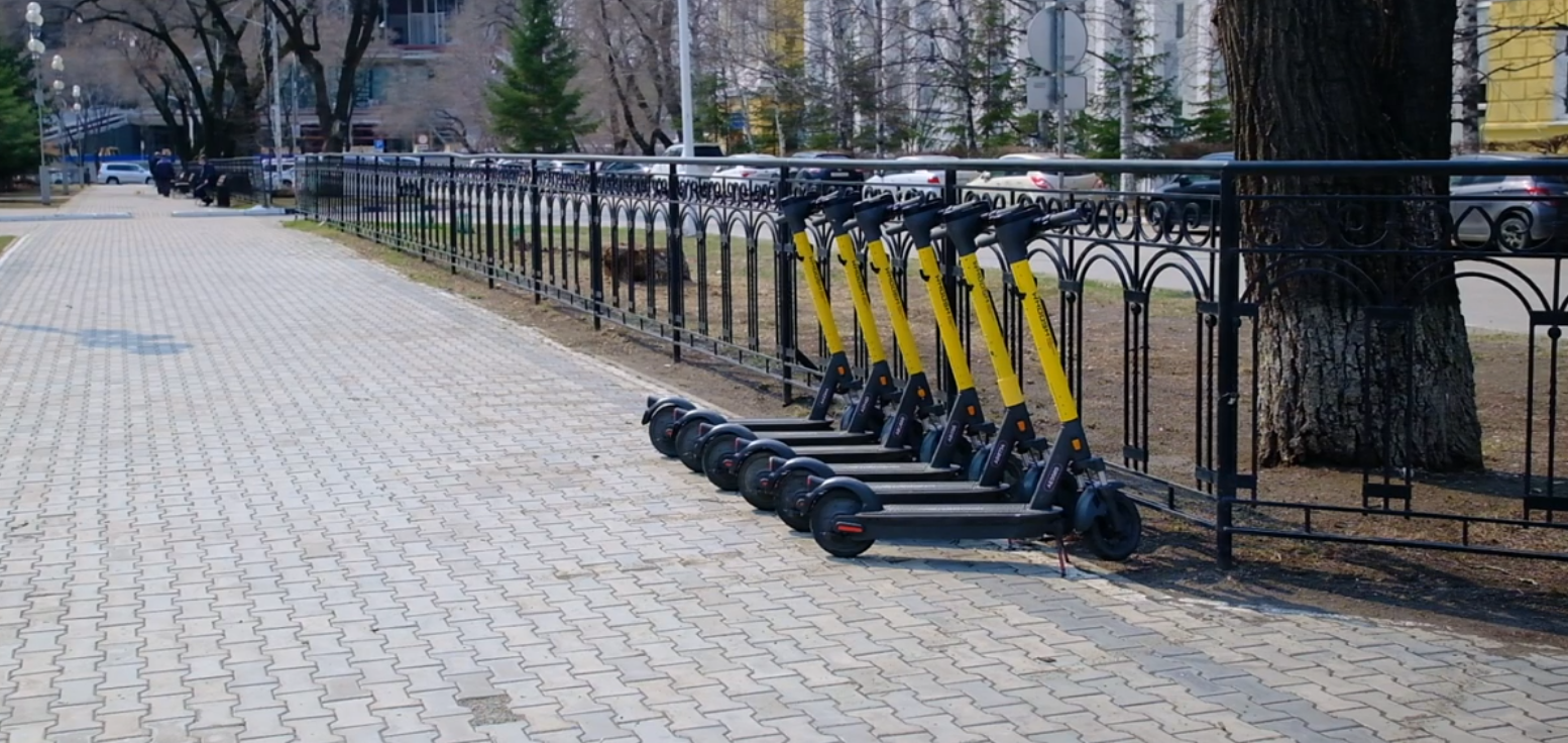 Борьба с нарушителями: на улице Ленина упорядочили места парковок для СИМ