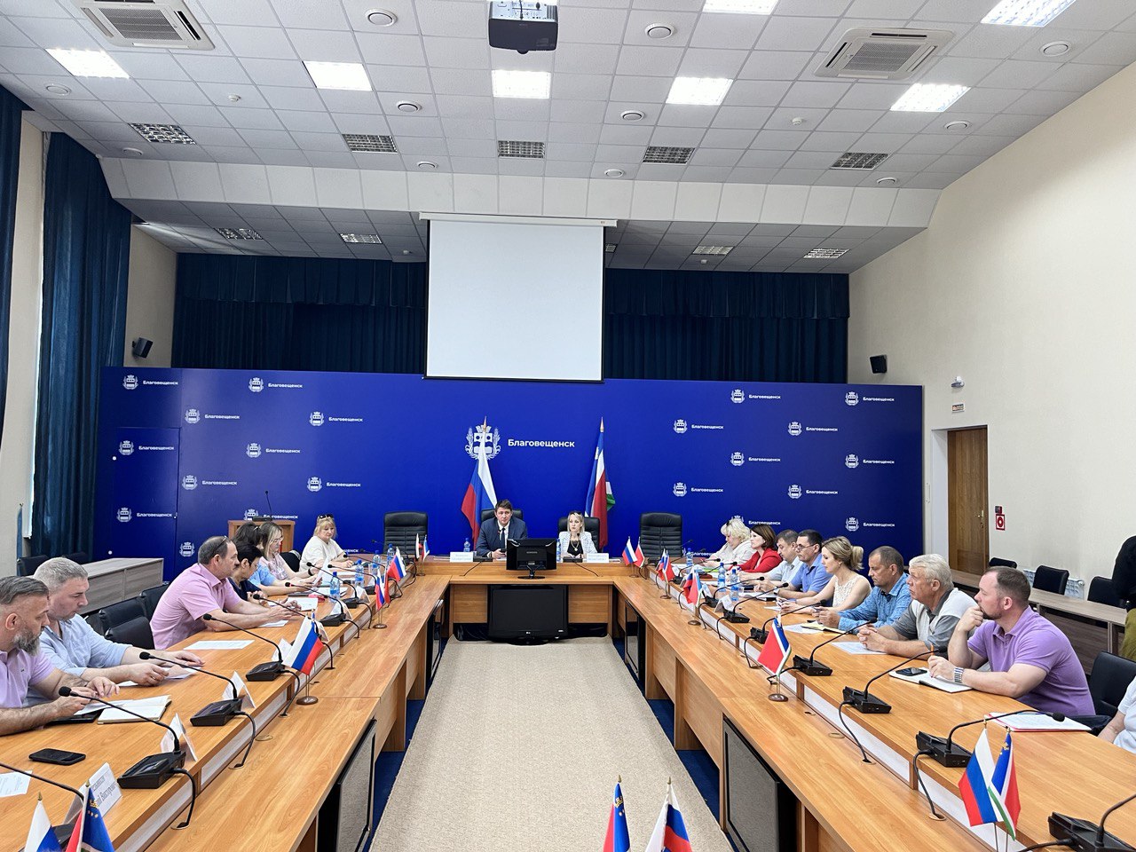 Благовещенские предприниматели обсудили пониженную налоговую ставку для перевозчиков и цифровой рубль 