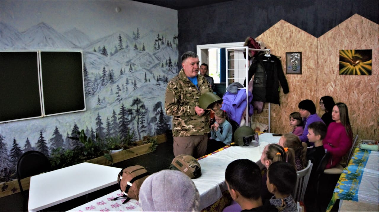 Юным благовещенцам показали амуницию времен Великой Отечественной войны 