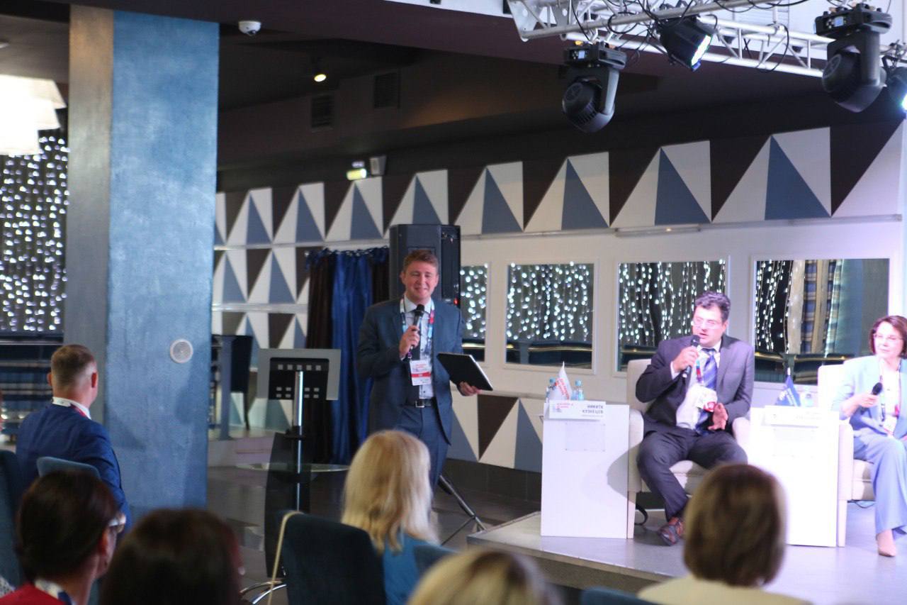 В Благовещенске к единому стилю привели больше 190 нестационарных торговых объектов 