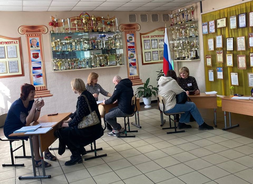 Благовещенцы начали записывать детей в первый класс