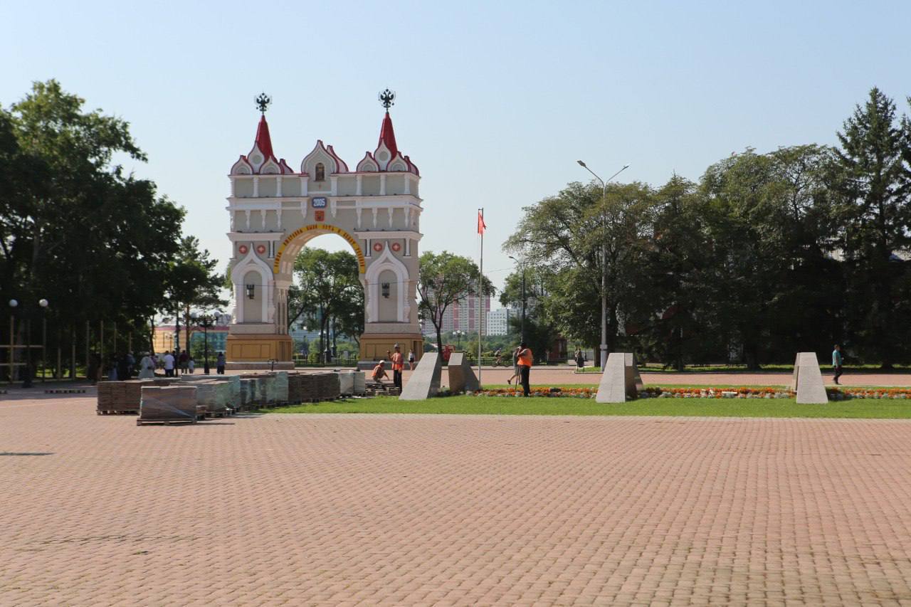 «К главному празднику страны готовиться начали заранее»: в областном центре реконструируют площадь Победы