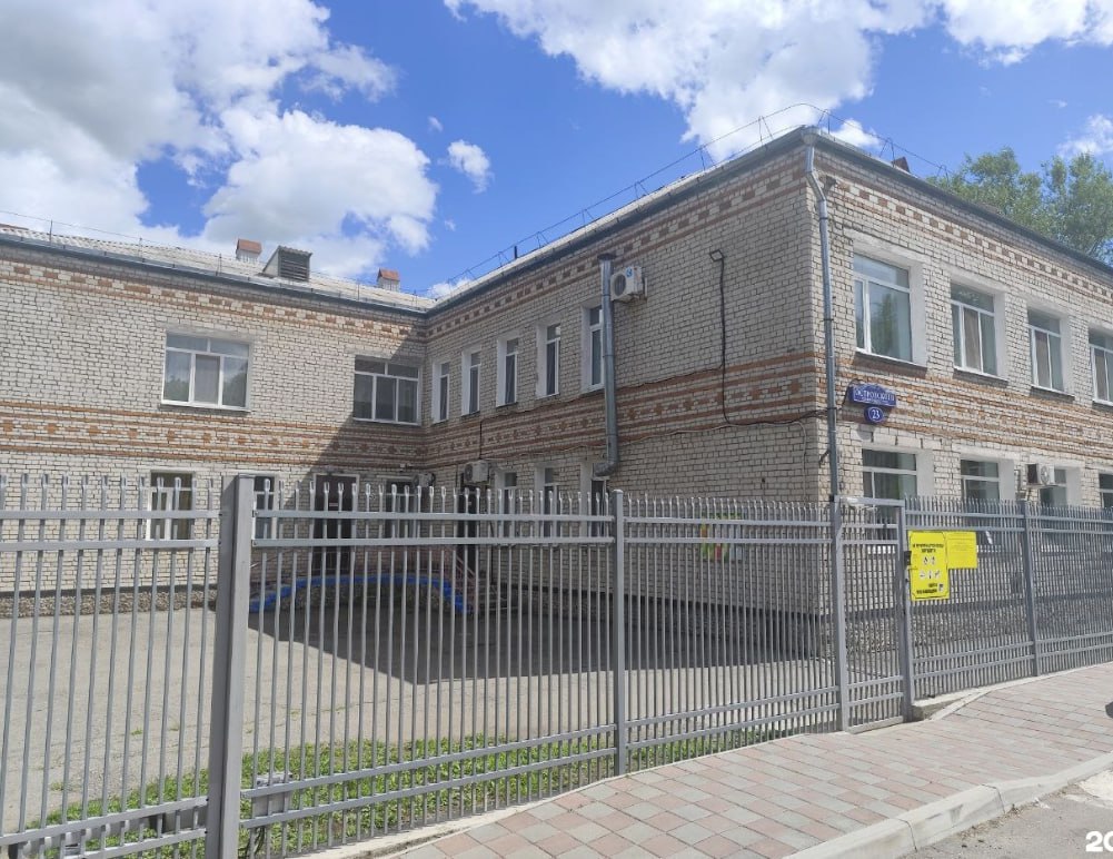 Для организации непрерывного образовательного процесса воспитанников одного из корпусов 28 детского сада временно перевели в другие ДОУ