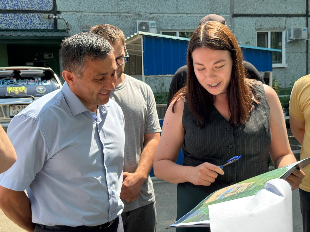 В Благовещенске начали благоустраивать одну из дворовых территорий 