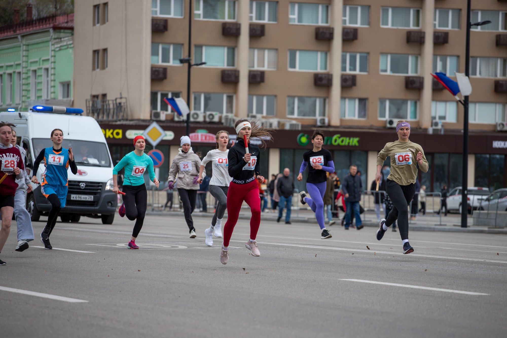 В Благовещенске в День Победы бегуны сразились в эстафете на призы «Амурской правды»