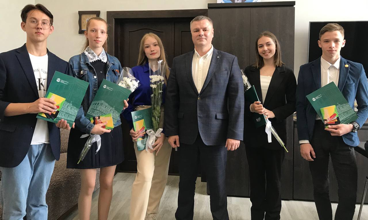 В Благовещенске поощрили волонтеров, помогавших ветеранам 