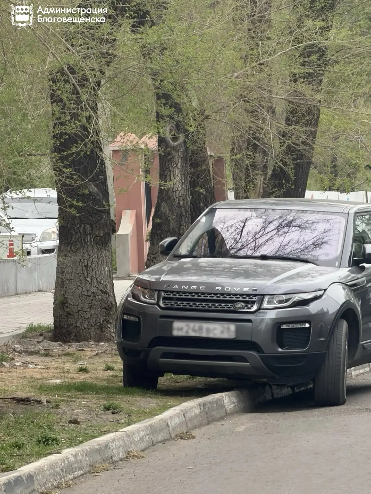 В мае благовещенцы поплатились за неправильную парковку почти на шестьсот тысяч рублей