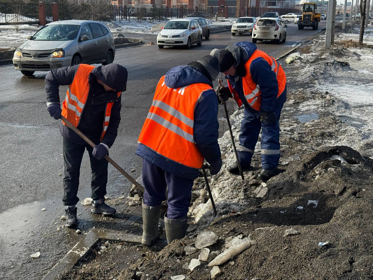 Первые ливневые колодцы в Благовещенске расконсервировали на улице Василенко