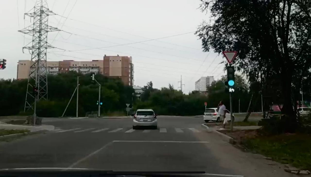 В Благовещенске появился новый светофор с белым человечком